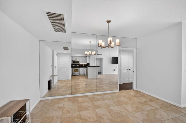 403 S Sapodilla Avenue 307, West Palm Beach, FL 33401