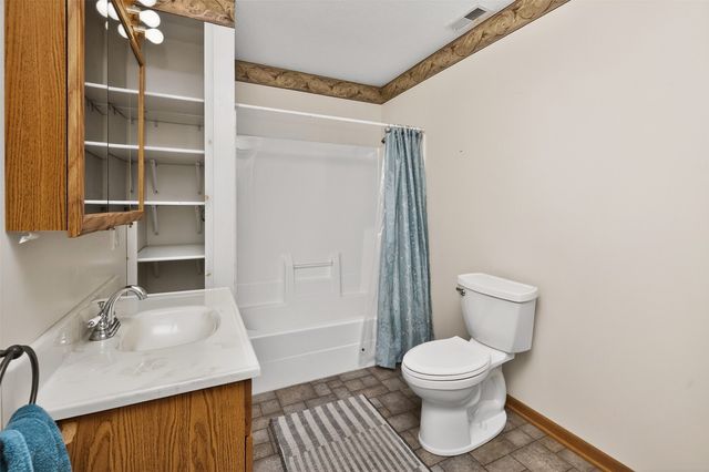 2500 Acorn Street, Norwalk, IA 50211
