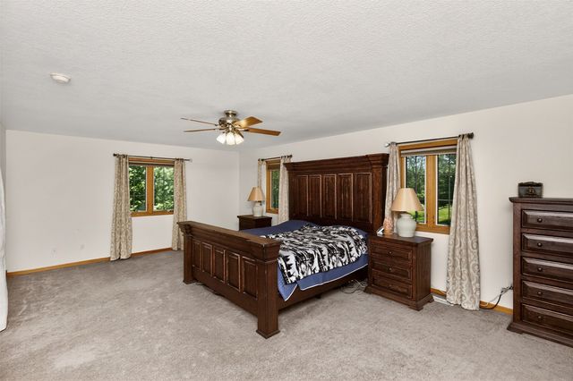 2500 Acorn Street, Norwalk, IA 50211