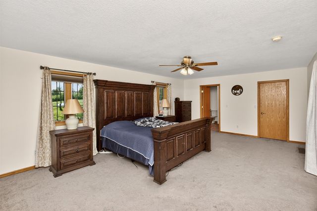 2500 Acorn Street, Norwalk, IA 50211