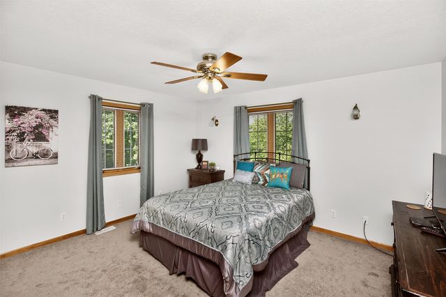 2500 Acorn Street, Norwalk, IA 50211