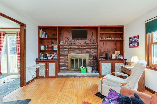 12 Severance Drive, Londonderry, NH 03053