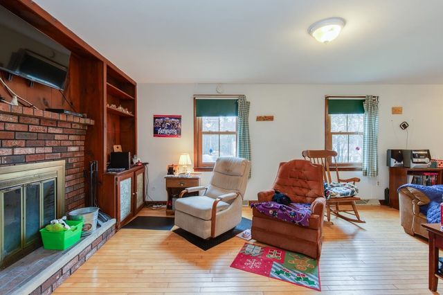12 Severance Drive, Londonderry, NH 03053