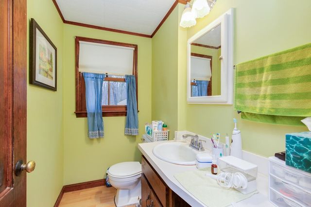 12 Severance Drive, Londonderry, NH 03053