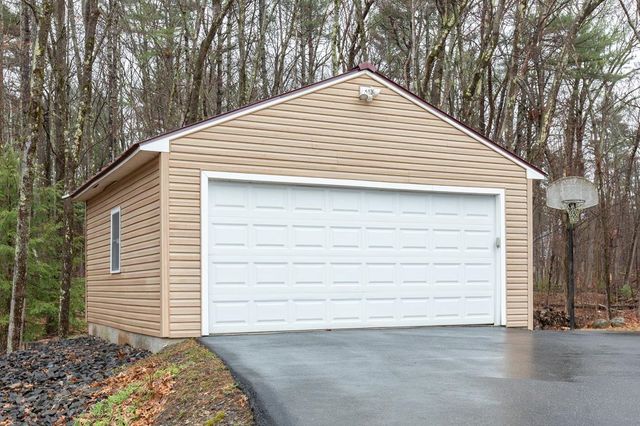 12 Severance Drive, Londonderry, NH 03053