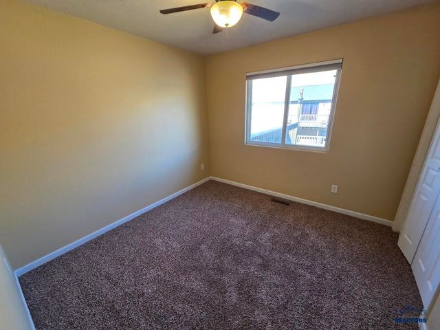 7912 STEAMBOAT RD, Summerset, SD 57769