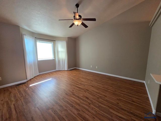 7912 STEAMBOAT RD, Summerset, SD 57769