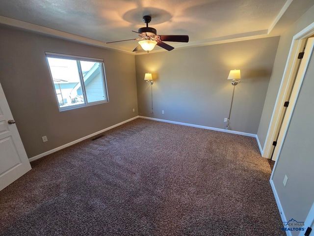 7912 STEAMBOAT RD, Summerset, SD 57769