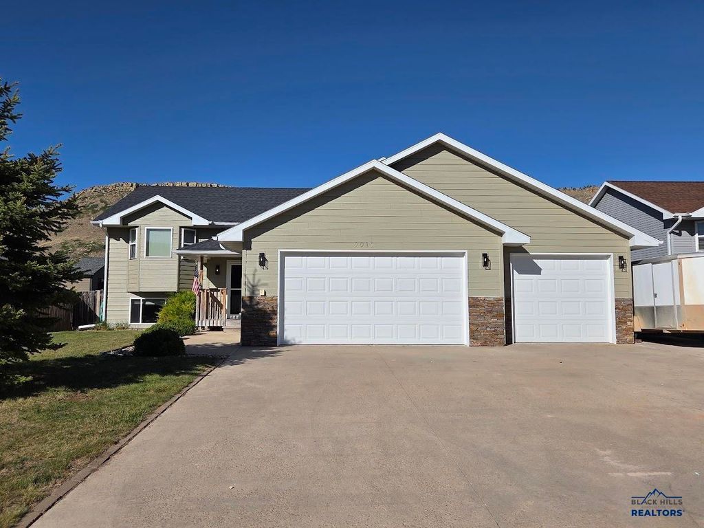 7912 STEAMBOAT RD, Summerset, SD 57769