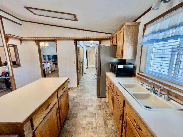 300 Winston Drive, Grants Pass, OR 97526