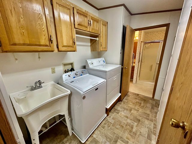 300 Winston Drive, Grants Pass, OR 97526