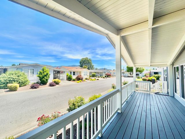 300 Winston Drive, Grants Pass, OR 97526