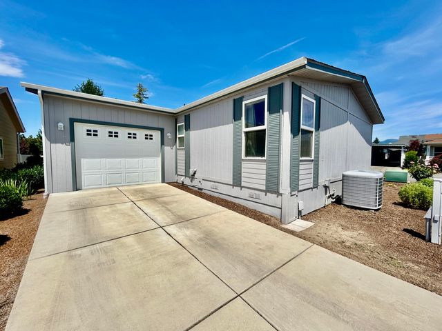 300 Winston Drive, Grants Pass, OR 97526