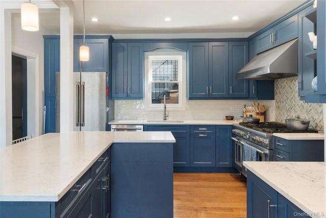 7526 166th Street, Fresh Meadows, NY 11366