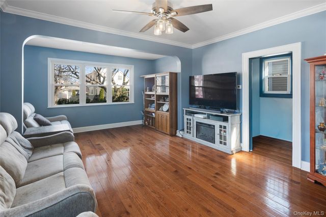 7526 166th Street, Fresh Meadows, NY 11366