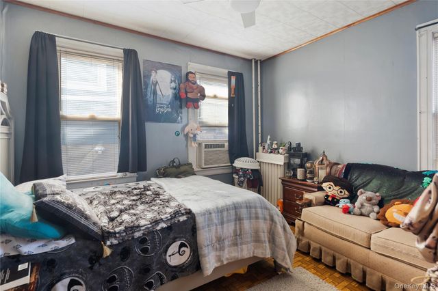 7526 166th Street, Fresh Meadows, NY 11366