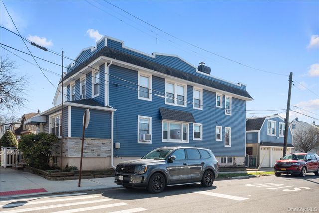 7526 166th Street, Fresh Meadows, NY 11366