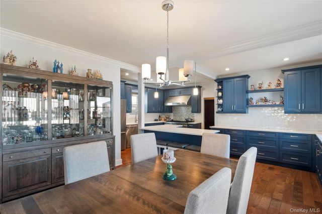 7526 166th Street, Fresh Meadows, NY 11366