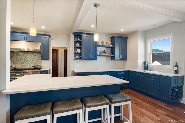 7526 166th Street, Fresh Meadows, NY 11366