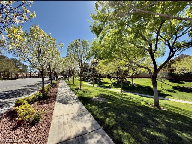 1524 Breeze Canyon Drive, Las Vegas, NV 89117