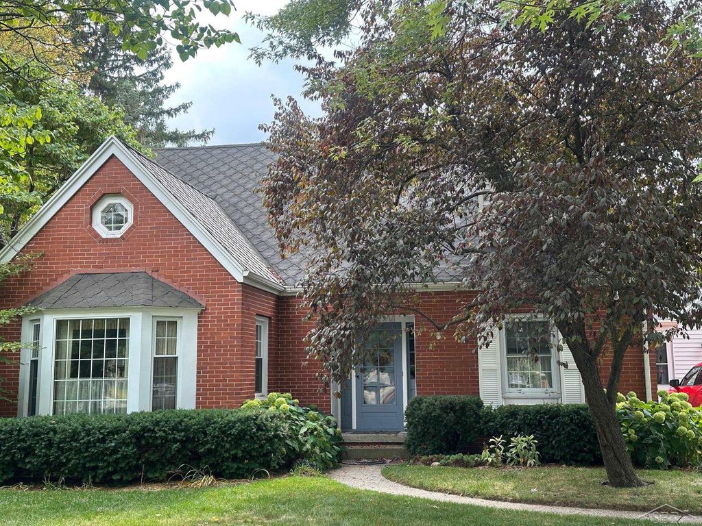 2011 Brockway Street, Saginaw, MI 48602