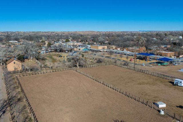 183 La Pasada De Anacleto, Corrales, NM 87048