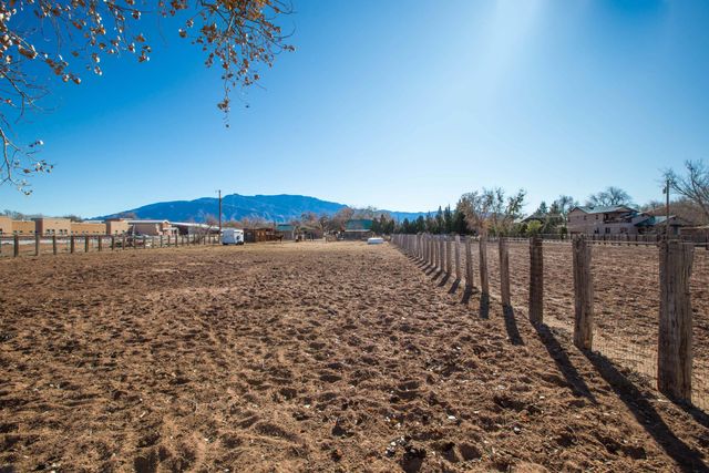 183 La Pasada De Anacleto, Corrales, NM 87048