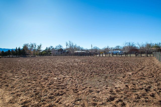 183 La Pasada De Anacleto, Corrales, NM 87048