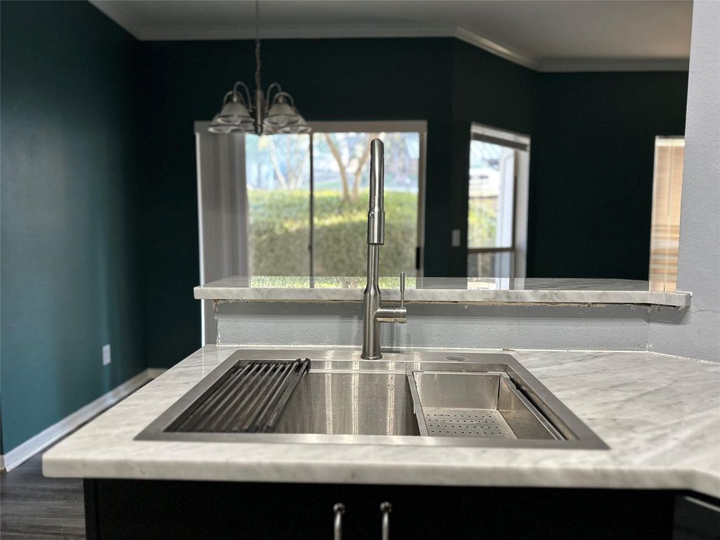 6000 Shepherd Mountain CV 1004, Austin, TX 78730