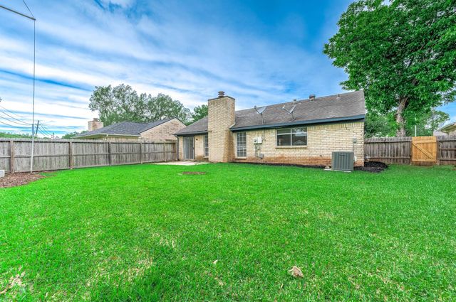 3411 E Heatherock Circle, Sugar Land, TX 77479