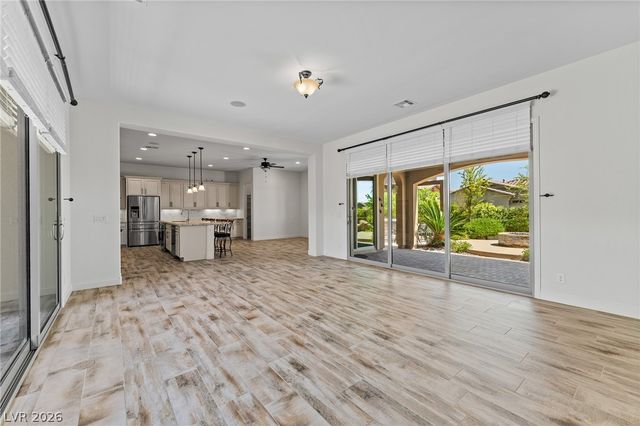 398 Pollino Peaks Street, Las Vegas, NV 89138