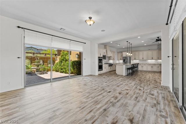 398 Pollino Peaks Street, Las Vegas, NV 89138