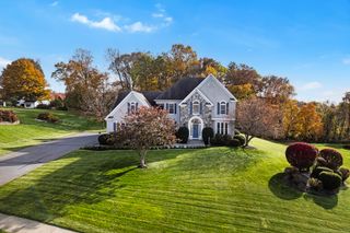 90 Windermere Ridge Drive, Southington, CT 06489