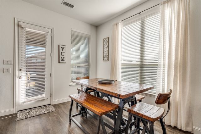 2604 Upland Trail Lane, Aubrey, TX 76227