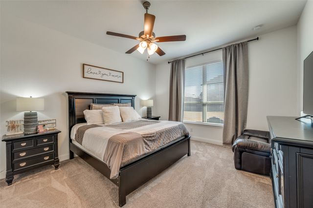 2604 Upland Trail Lane, Aubrey, TX 76227