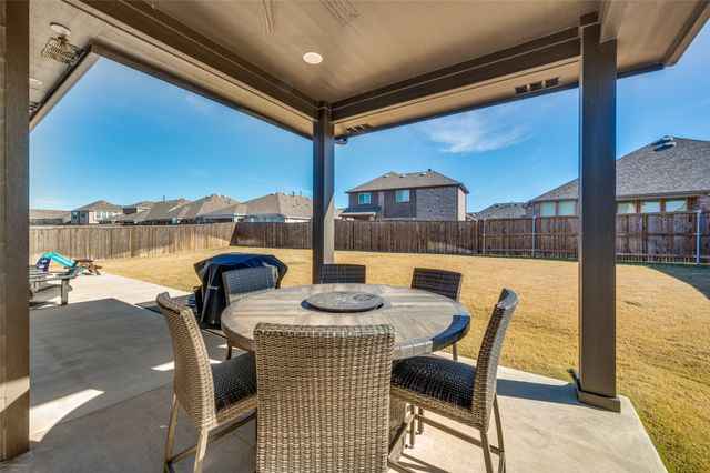 2604 Upland Trail Lane, Aubrey, TX 76227