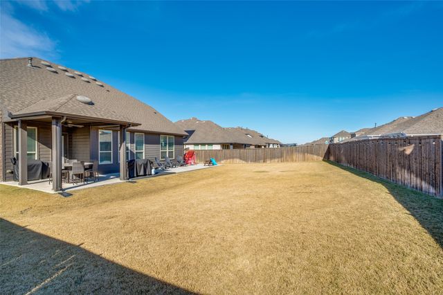 2604 Upland Trail Lane, Aubrey, TX 76227