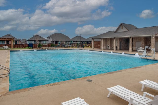 2604 Upland Trail Lane, Aubrey, TX 76227