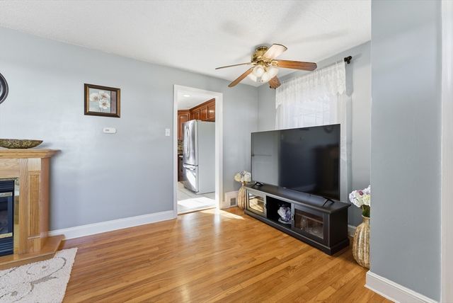 43 Houston Rd, West Springfield, MA 01089