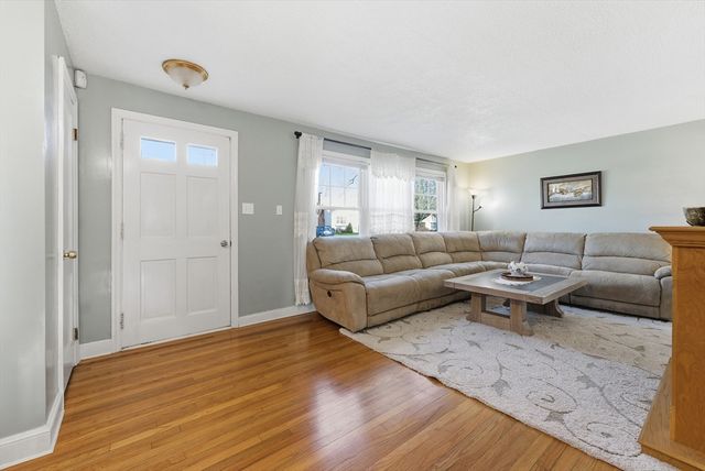 43 Houston Rd, West Springfield, MA 01089