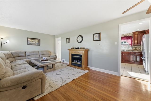 43 Houston Rd, West Springfield, MA 01089