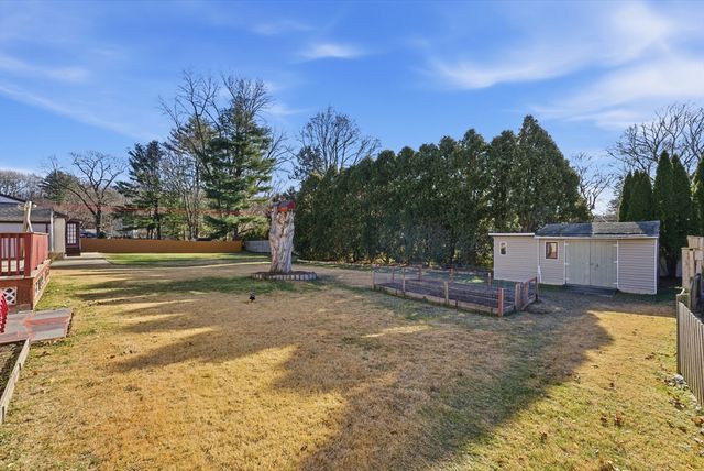 43 Houston Rd, West Springfield, MA 01089