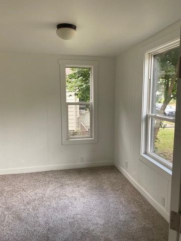 1360 Paris Avenue, Grand Rapids, MI 49505