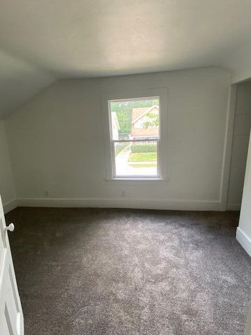 1360 Paris Avenue, Grand Rapids, MI 49505