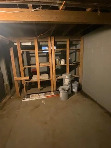 1360 Paris Avenue, Grand Rapids, MI 49505
