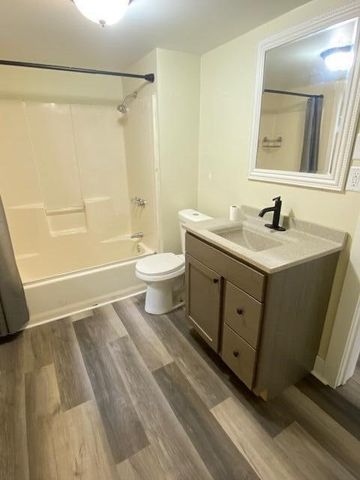 1360 Paris Avenue, Grand Rapids, MI 49505