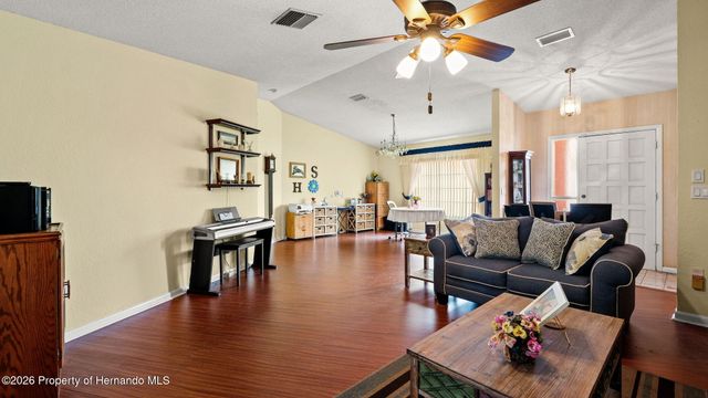 9056 Horizon Drive, Spring Hill, FL 34608