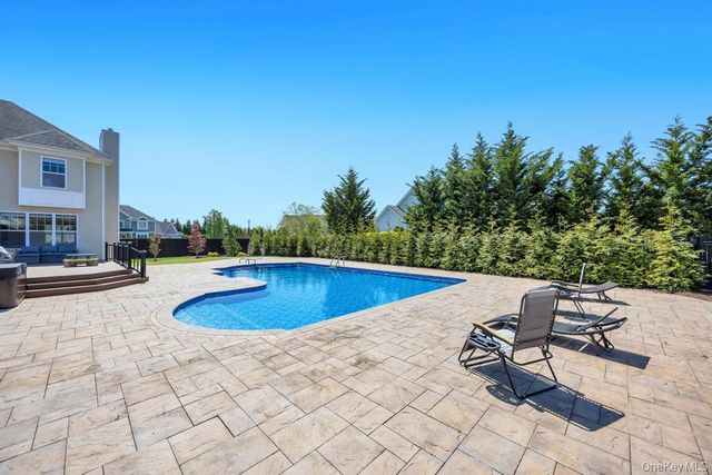 25 Maidstone Lane, Wading River, NY 11792