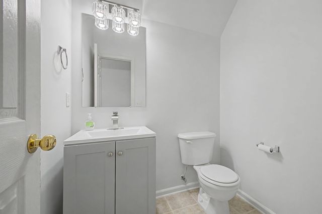 2221 Maple Grove Ln, Nashville, TN 37211