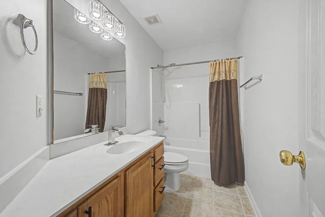 2221 Maple Grove Ln, Nashville, TN 37211